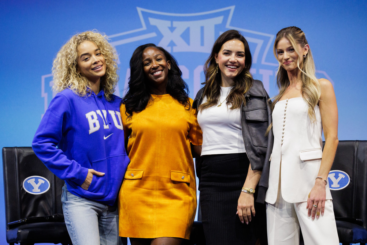 Jenn Hunter, Jasmine Sanders, Berkleight Wright and Mady Dewey
